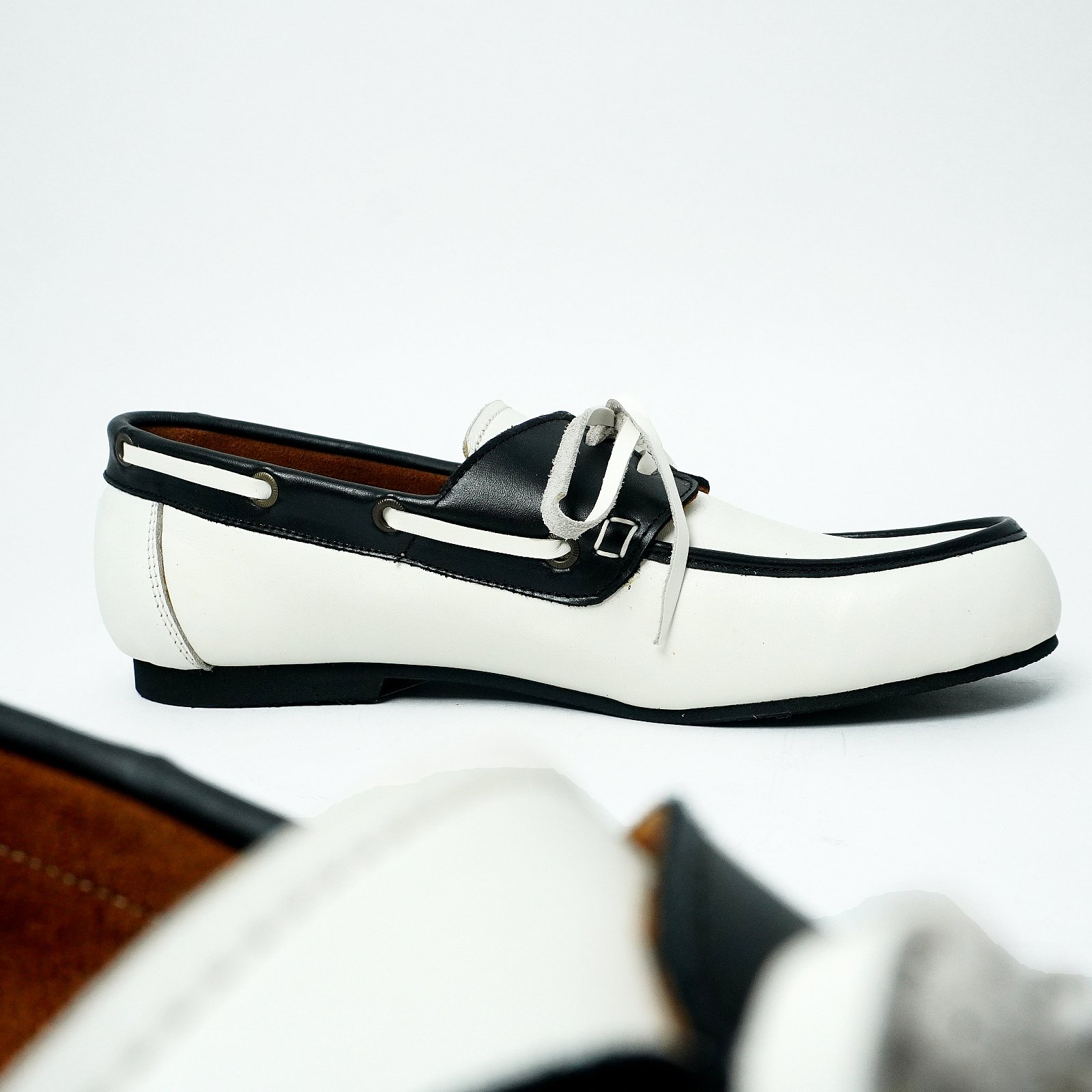 DECK MOCCASIN BLACK BLANCO