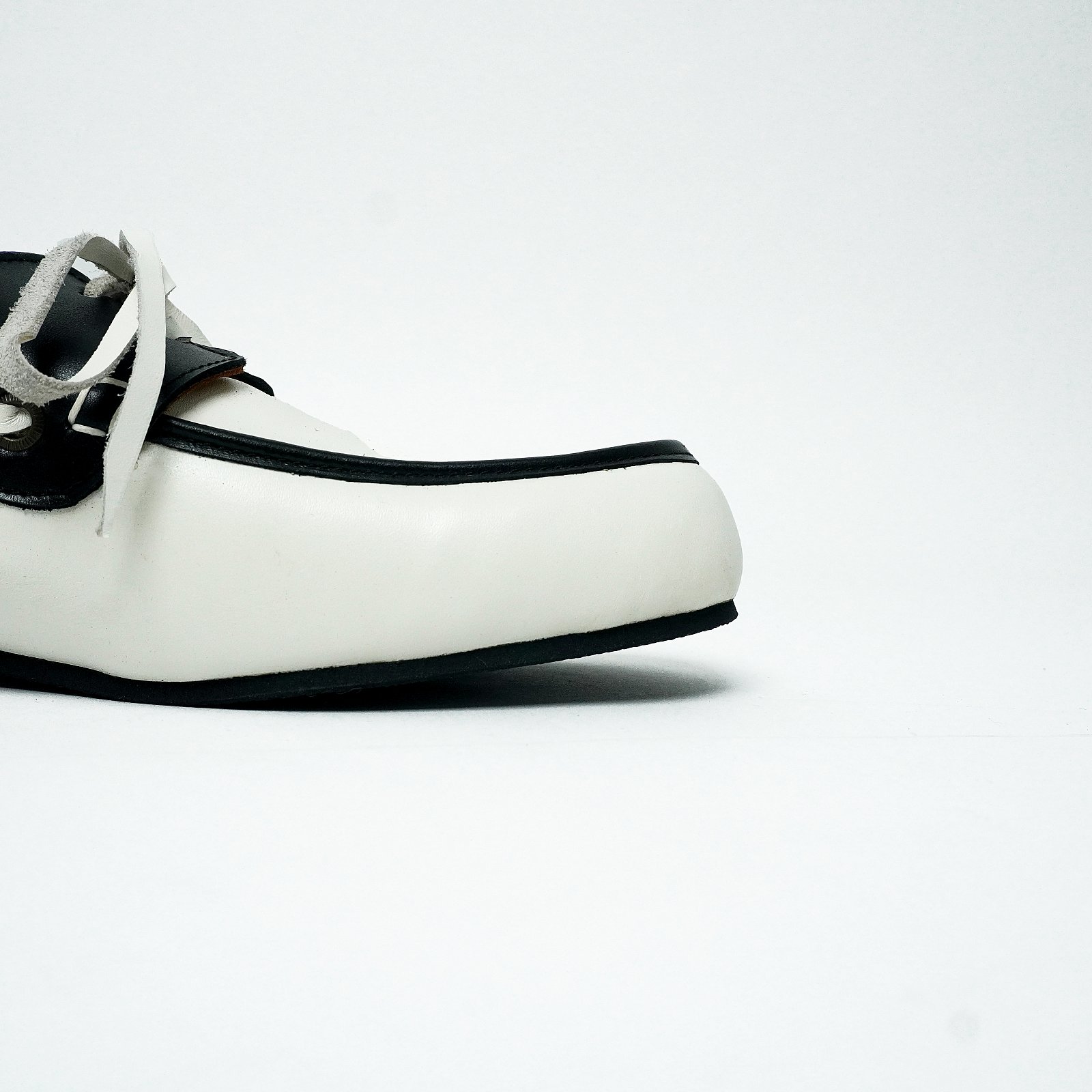 DECK MOCCASIN BLACK BLANCO