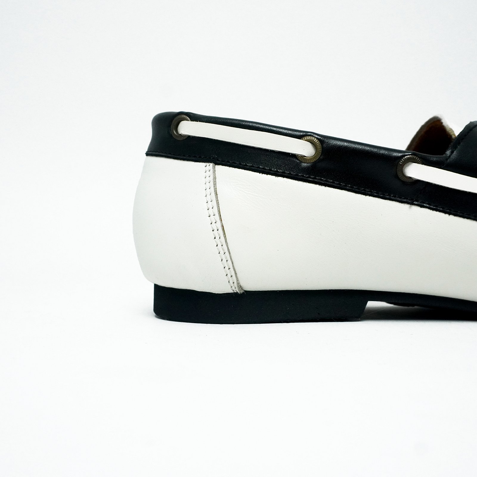 DECK MOCCASIN BLACK BLANCO