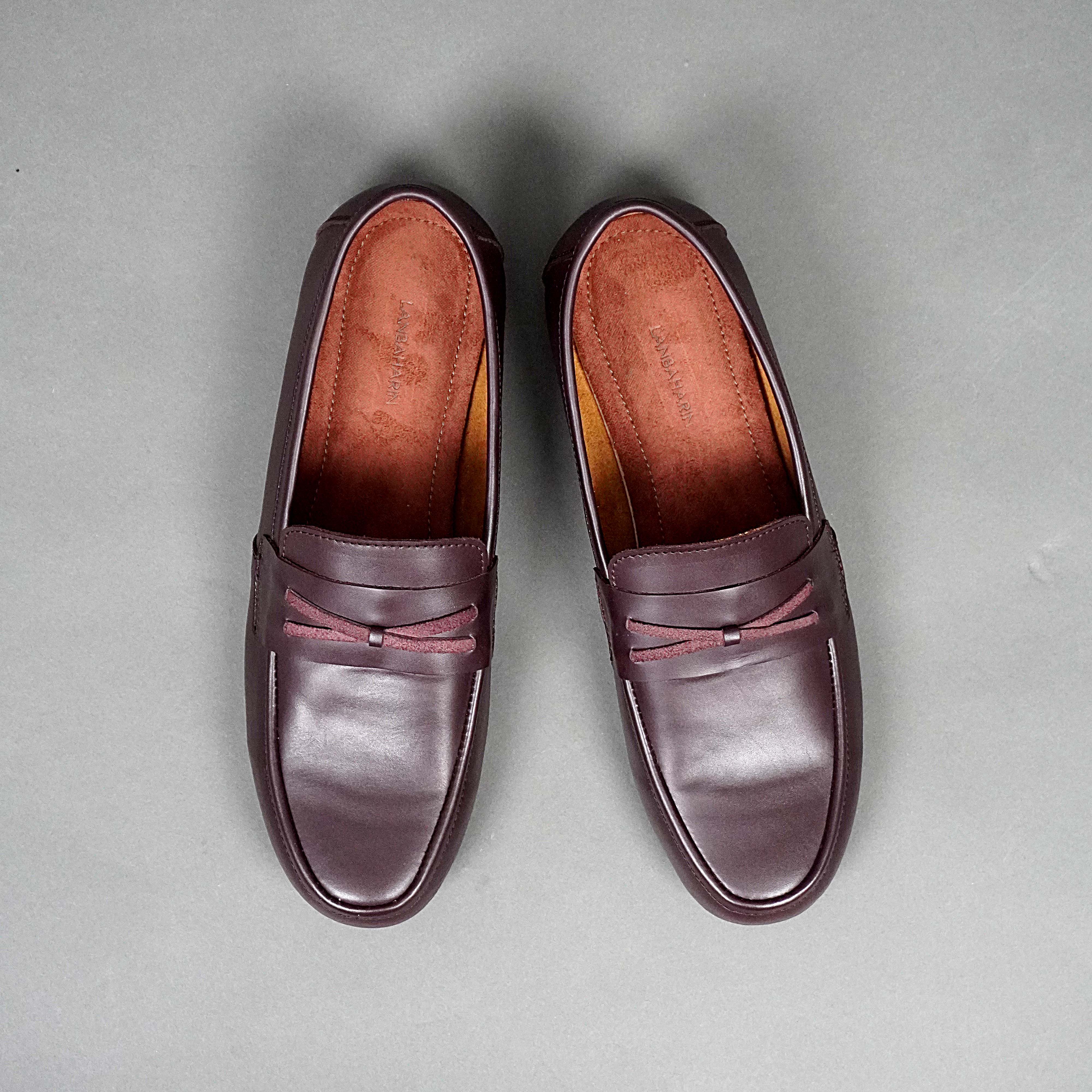 MOCCASIN BOW TASSEL BURGUNDY