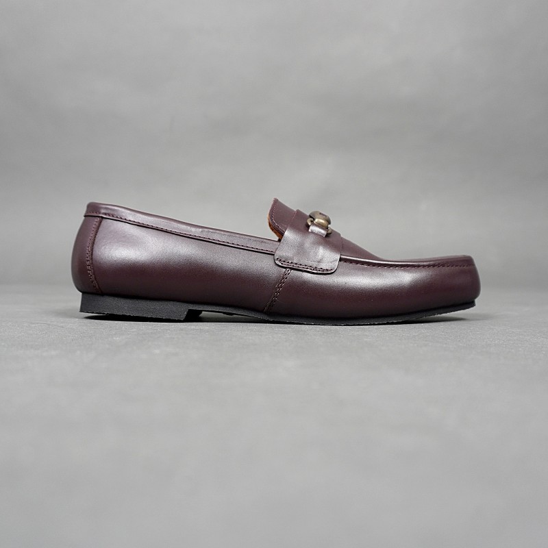 MOCCASIN HORSEBIT BUCKLE BURGUNDY